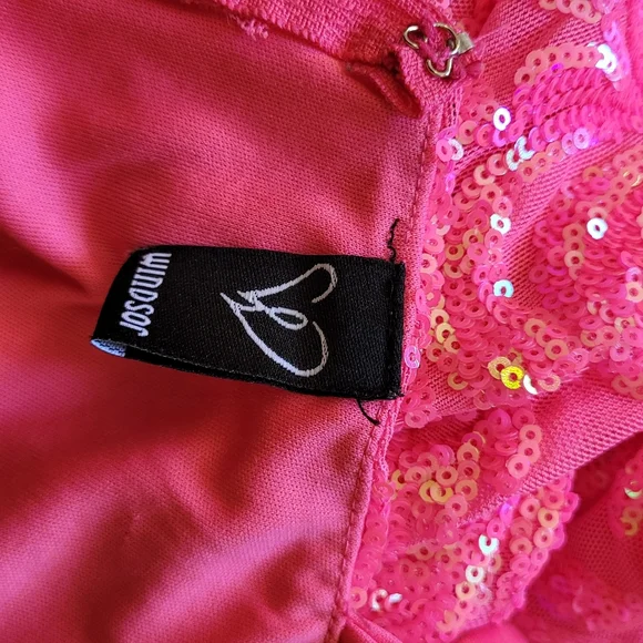 Barbie pink sequin formal gown Windsor Medium - Picture 11 of 11